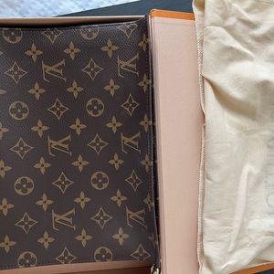 LouisVuitton Pouch